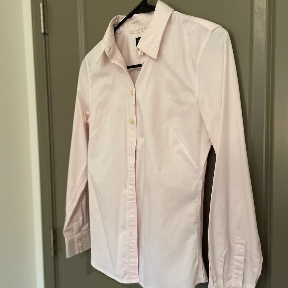 Banana Republic Light Pink Button Down Size 4